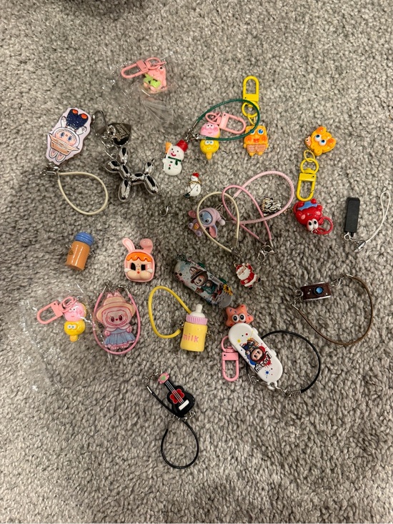 Other - Labubu Charms - 24 charms - Assortment